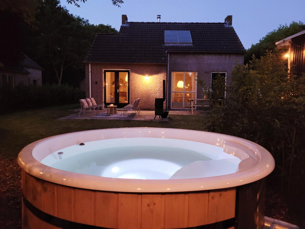 Bohemian Wellness Met Hottub & Sauna Ewijk Luaran gambar